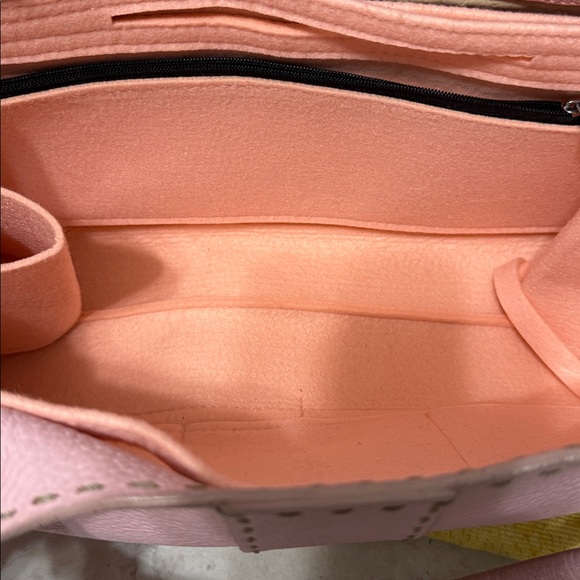 Fendi Selleria in baby Pink 🩷 with taupe whipstitching - Picture 14 of 14